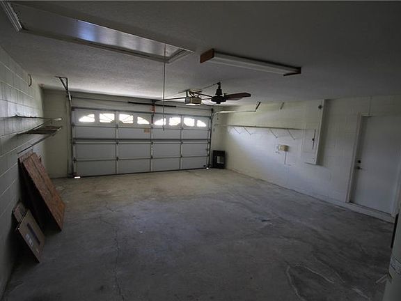 3rd image of 524 Eagle Ct