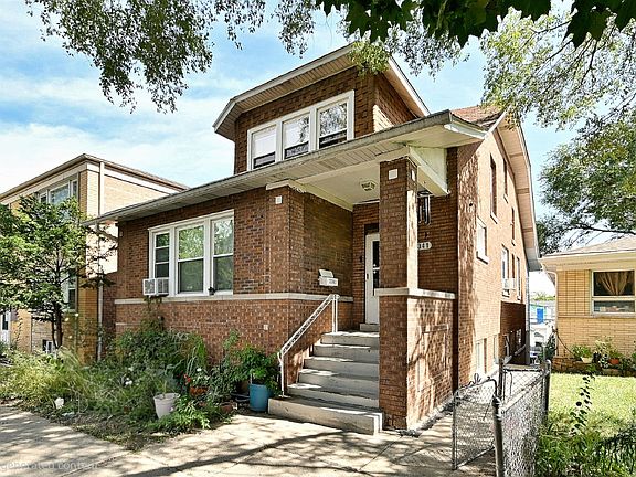 3rd image of 2341 N Merrimac Ave