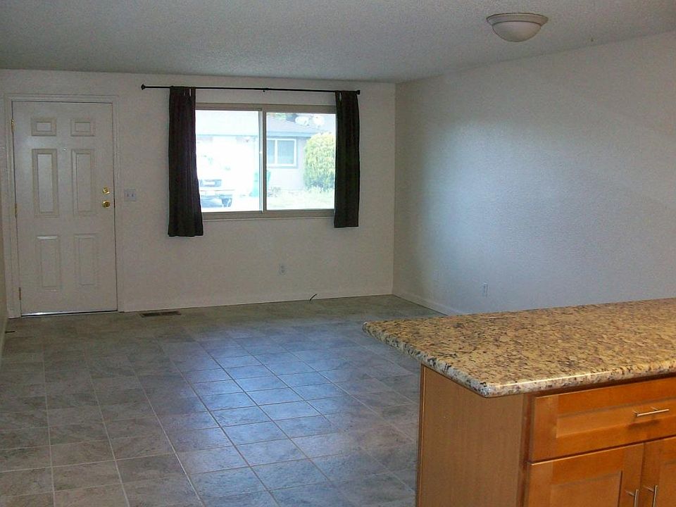 2nd image of 1120 El Rancho Dr