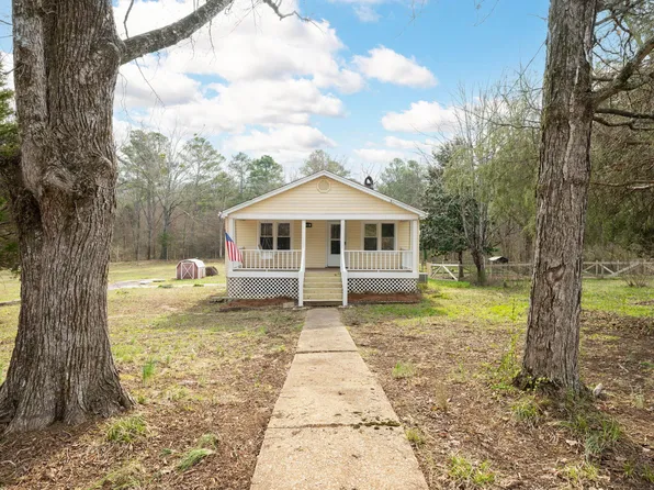589 Dry Valley Rd, Rossville, GA 30741
