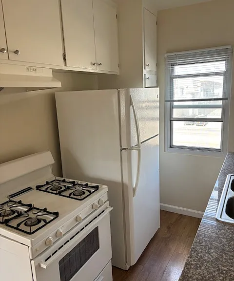 16214 Vanowen St #9 — Photo 7