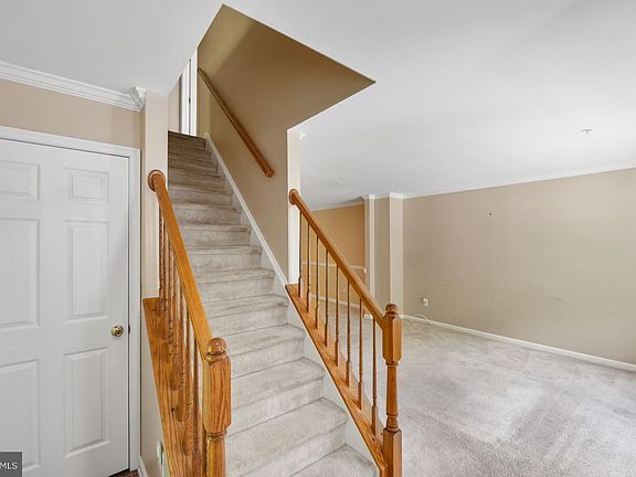 5th image of 704 Cherry Wood Ct