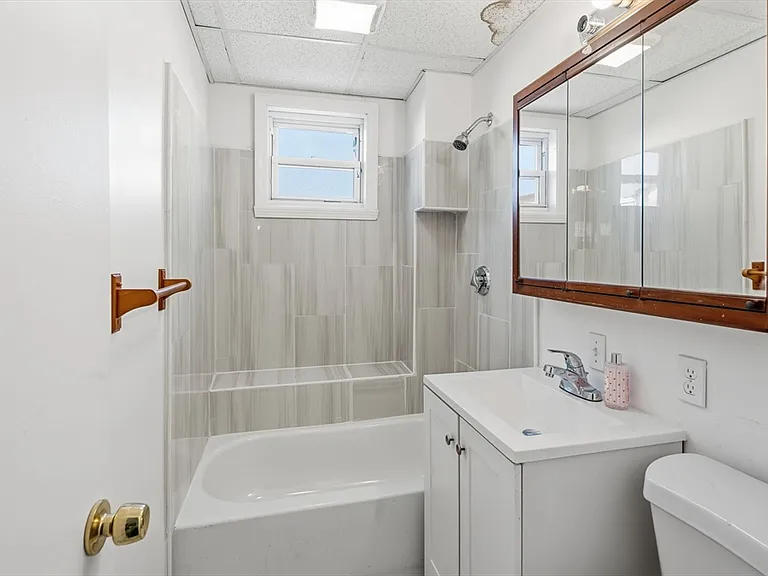 391 Rivet St #2 — Photo 8