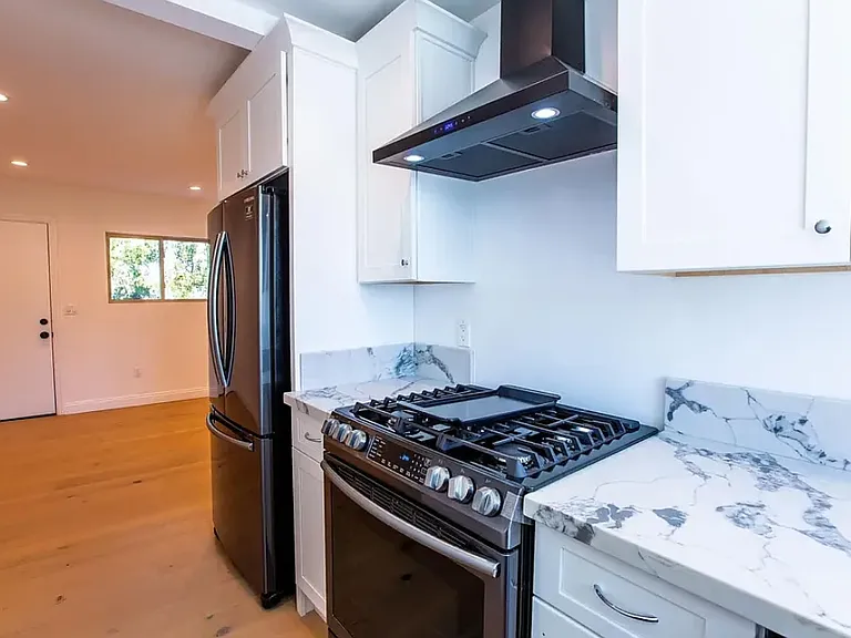 652 Vernon Ave #2 — Photo 27
