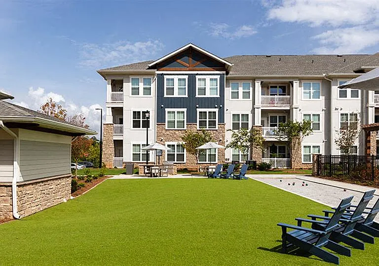 Promenade at Newnan Crossing — Photo 34