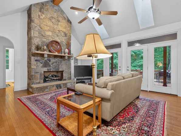 1835 Ridge Cliff Dr, Monteagle, TN 37356