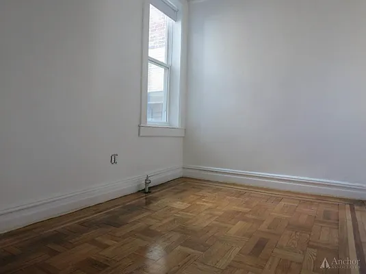 Rented by Anchor Associates | media 36