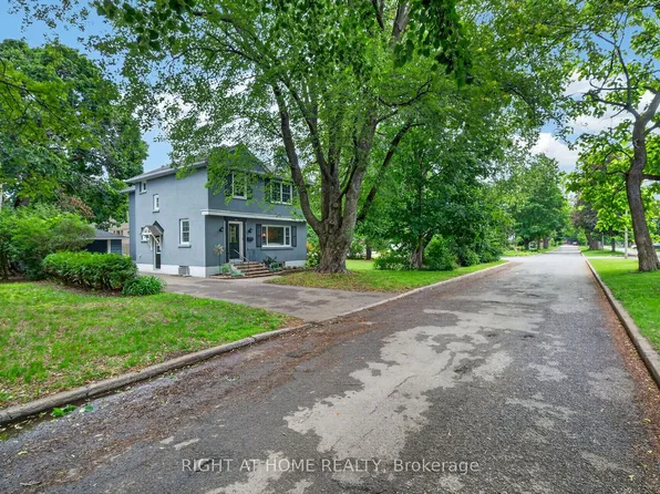 949 Kingsmere Ave, Ottawa, ON K2A 3K2