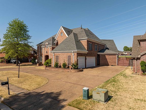 4th image of 1042 Woodland Ridge Dr