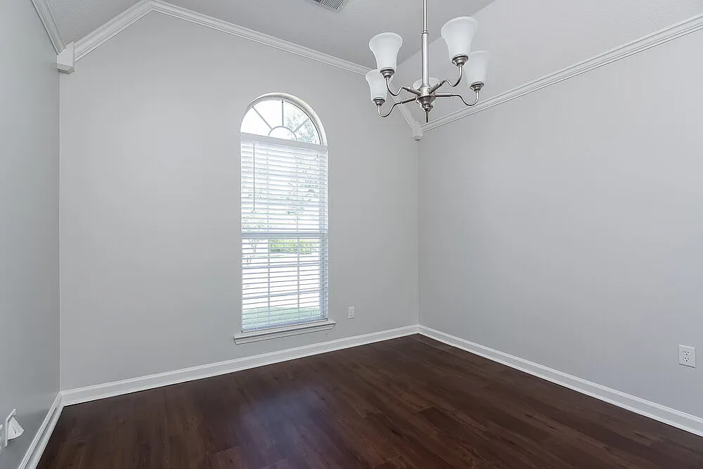4 bed, 2.0 bath, 2155 sqft, $2,395 — Photo 3
