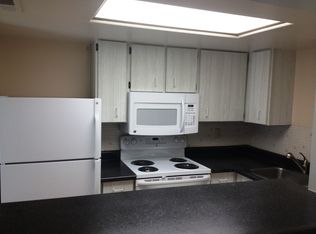 1252 Orchard Village Ln APT B, Manchester, MO 63021