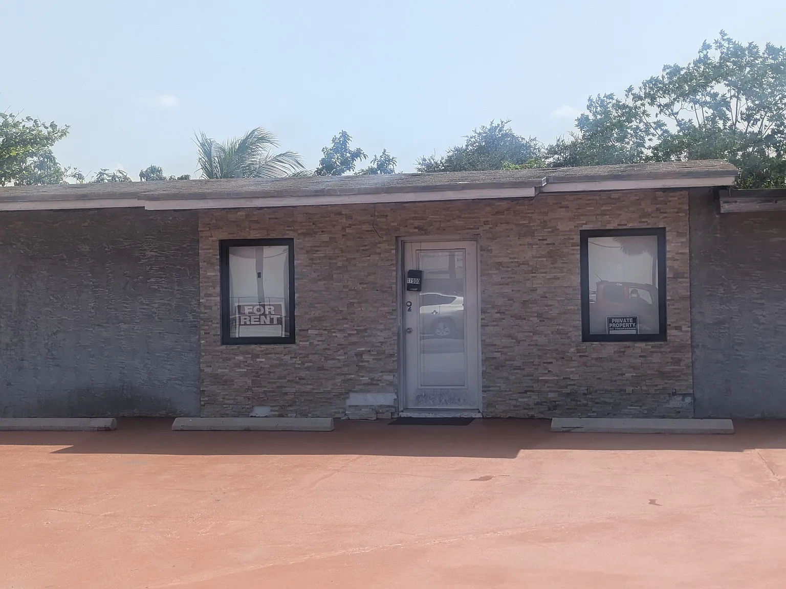 3 bed, 1000 sqft, $3,000 — Photo 1
