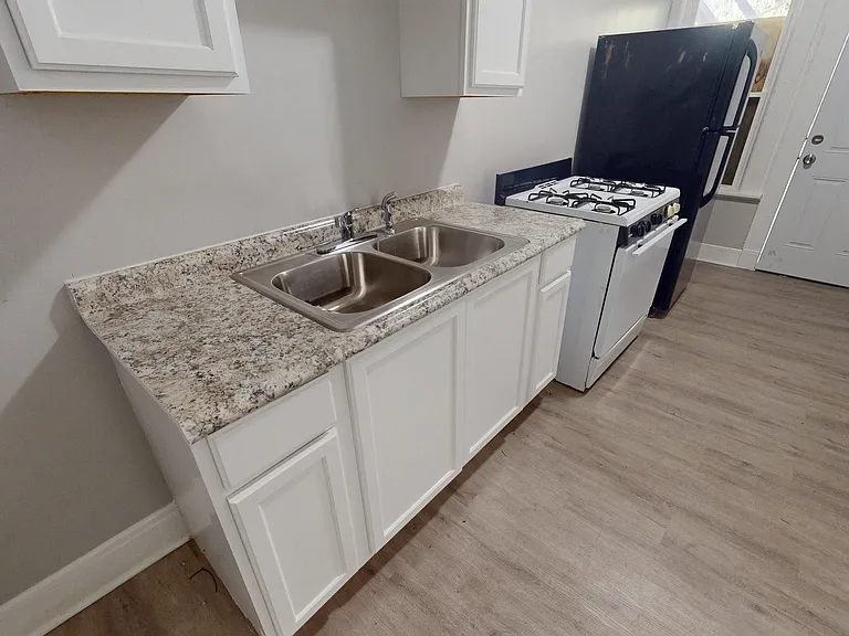 8111 Madison Ave — Photo 15
