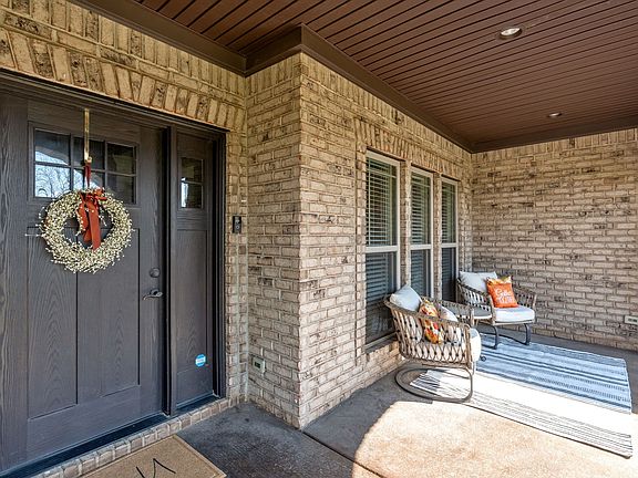 4th image of 3216 Robinwood Dr