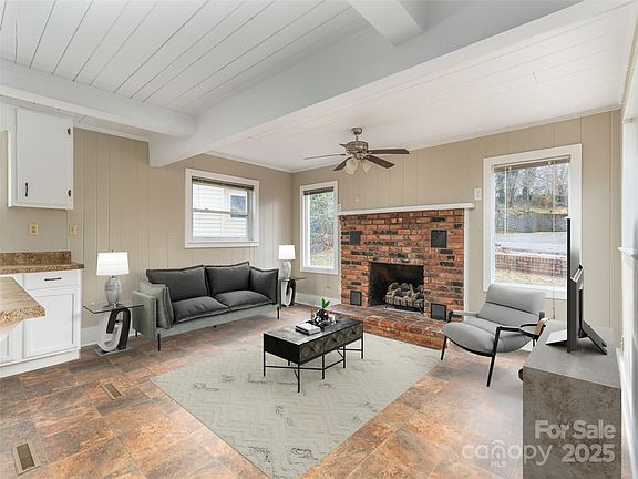 3rd image of 129 Nelson Park Dr