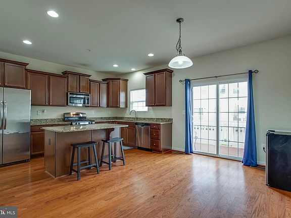 3rd image of 2879 Coppersmith Pl