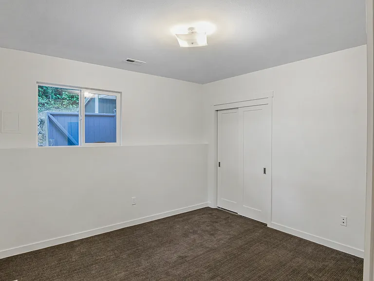 21017 SE 82nd St — Photo 34