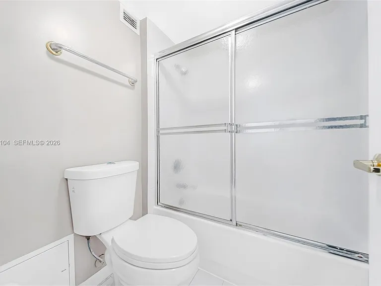 2301 Collins Ave #1030 — Photo 21