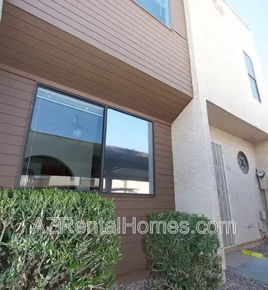 1322 S Judd St — Photo 2