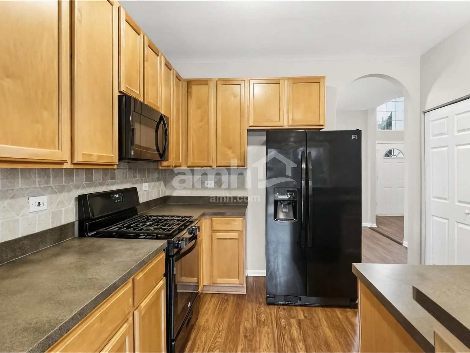 4 bed, 3.5 bath, 2214 sqft, $3,345 — Photo 3