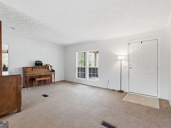 4th image of 611 Dooley Rd