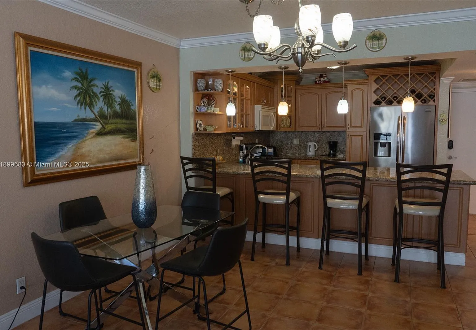 Sea Air Towers Condo — Photo 3