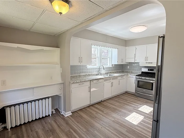 721 Polk Ave — Photo 6