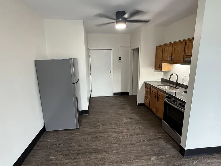 123 E Iowa Ave #3 — Photo 2