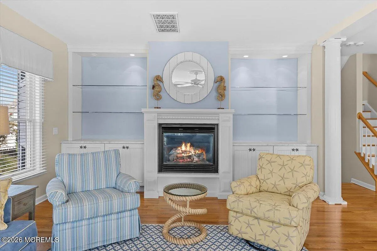 4 bed, 3.5 bath, 2497 sqft, $3,800 — Photo 2