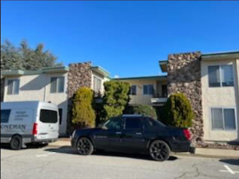498 Lincoln Cir #3