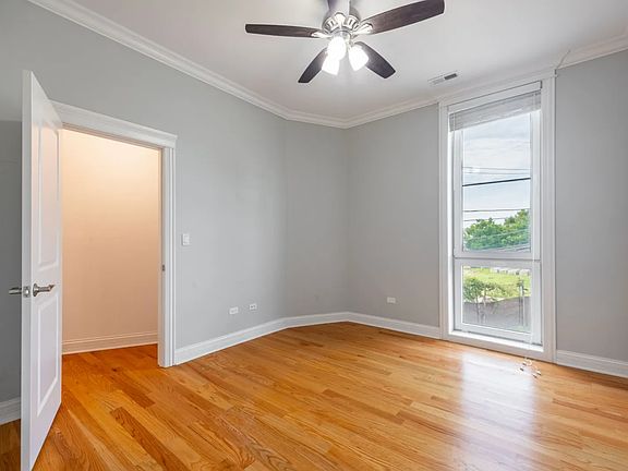 3rd image of 522 N Western Ave #2