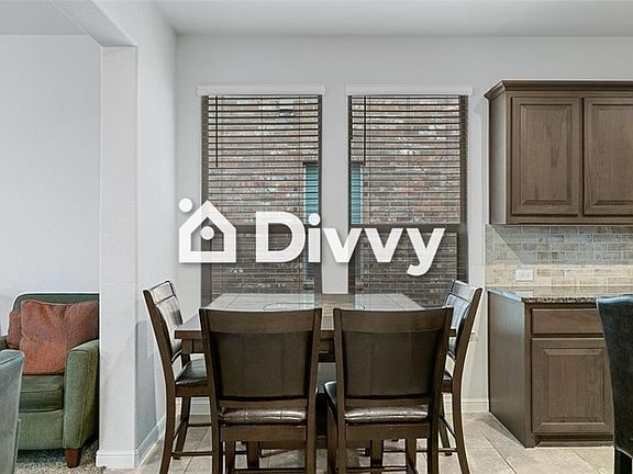 5th image of 2521 Lavender Ln