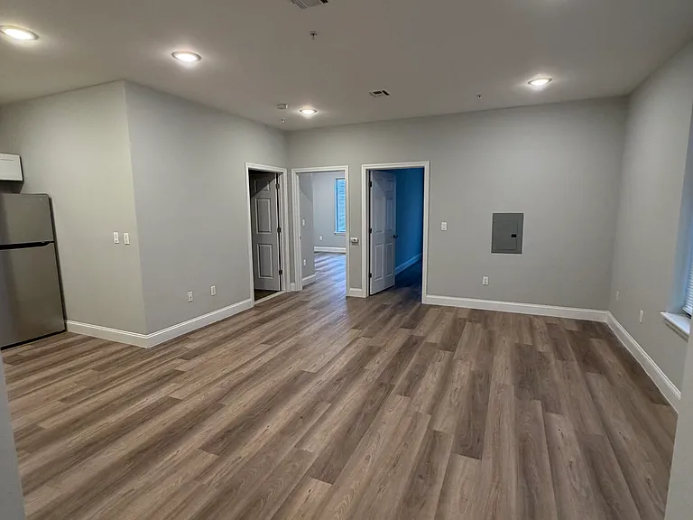 188 Lafayette St #100 — Photo 2