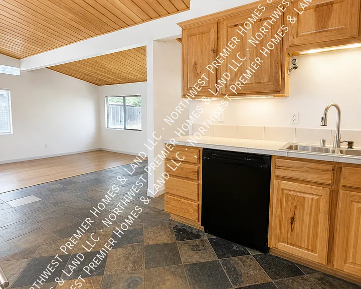 3070 NW Paul Benjamin Rd — Photo 3