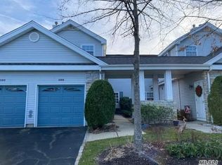 502 Oak Bluff Ct, Moriches, NY 11955
