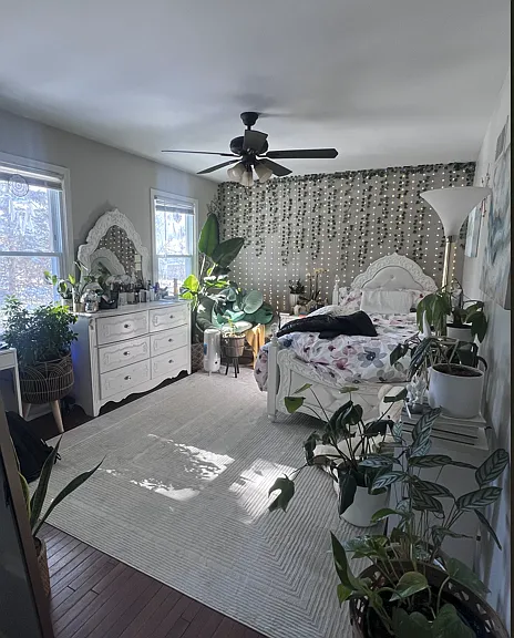 Bedroom from entrance