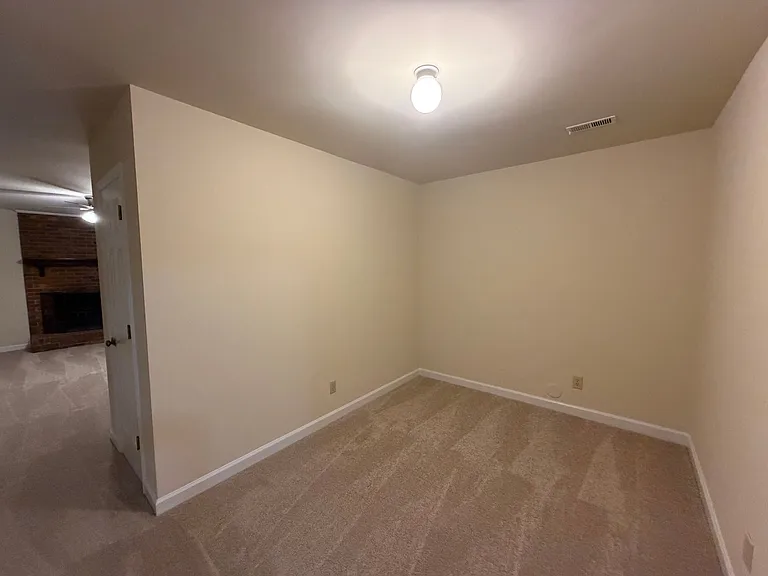 1644 India Hook Rd — Photo 4