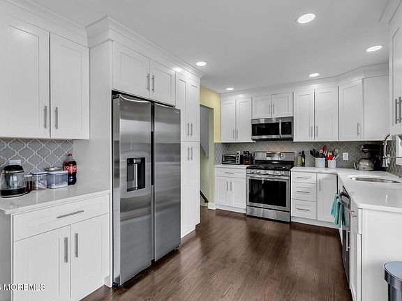 4th image of 14 Riveredge Road