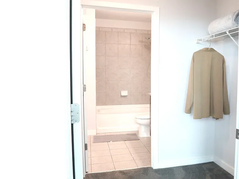 400 W Peachtree St NW #1412 — Photo 9