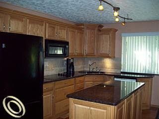 5th image of 21216 Evergreen St