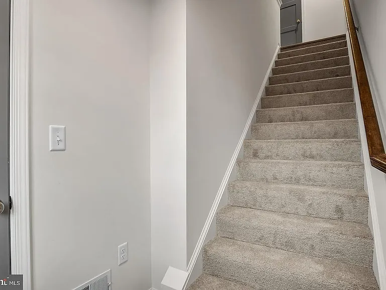 20 Morgan Cir — Photo 4