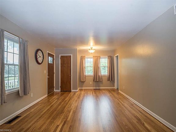 2nd image of 1766 Southeast Blvd