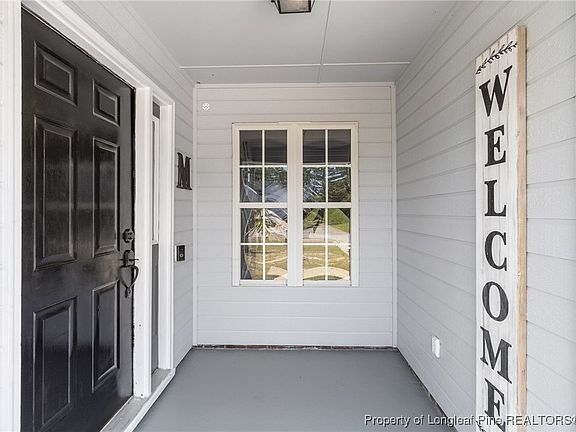 4th image of 810 S Buckeye Dr