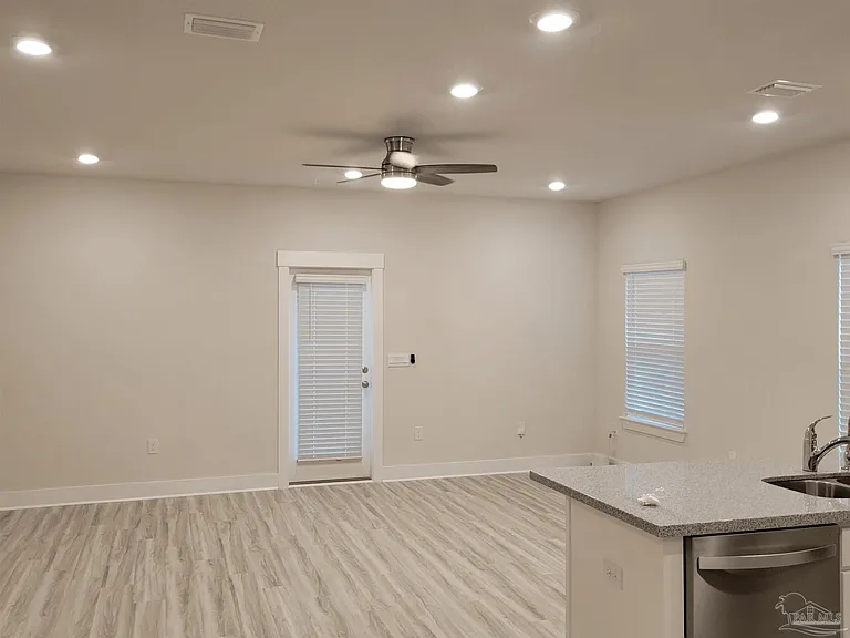 9433 Nature Creek Ln — Photo 12