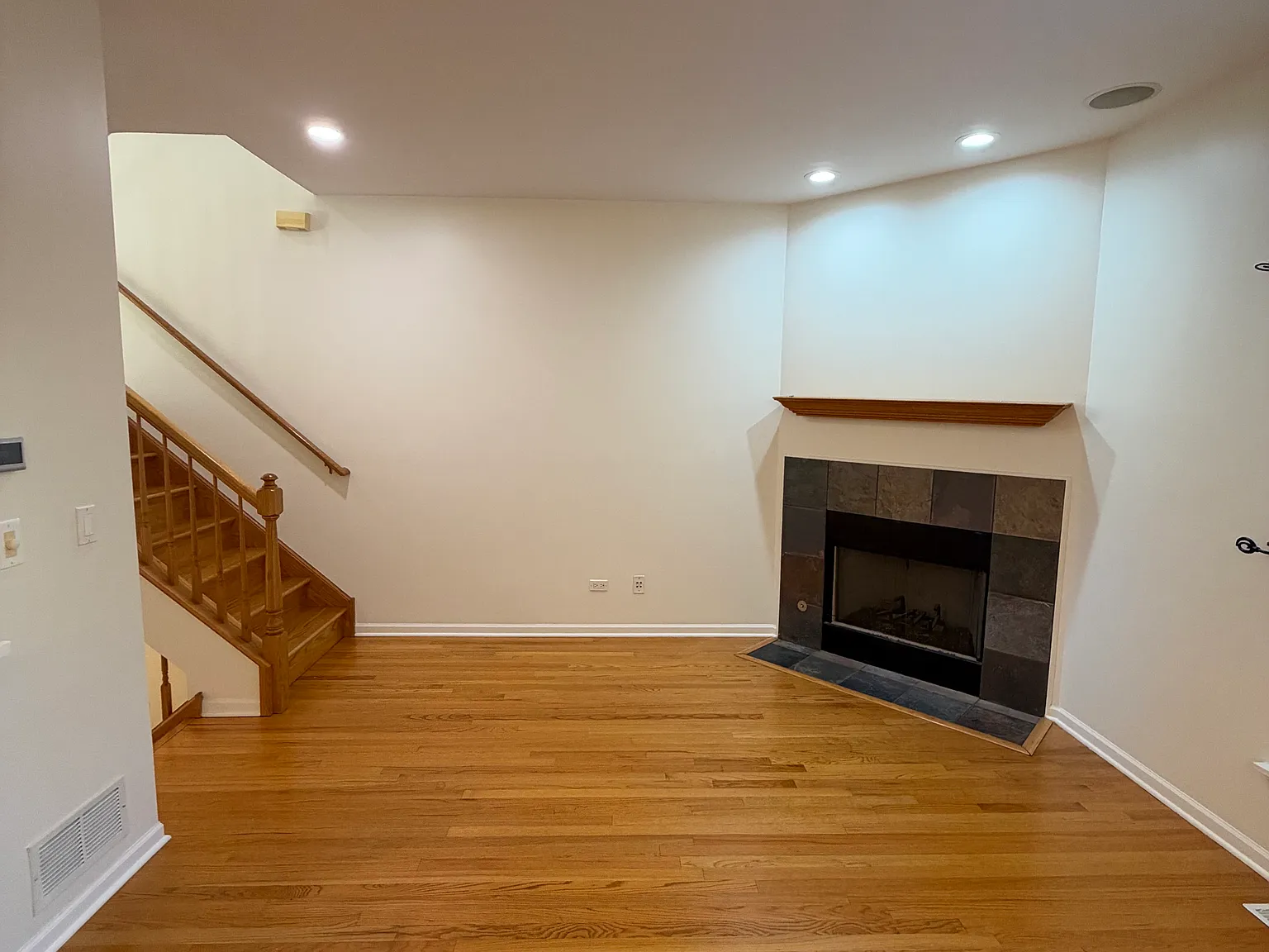 3817 N Milwaukee Ave — Photo 4