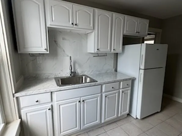 7 Mount Pleasant St APT 2L, Worcester, MA 01610