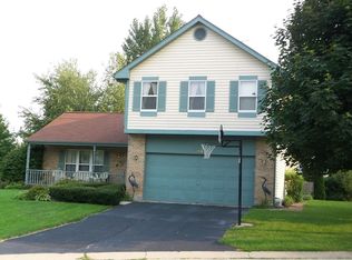 348 Bayberry Dr, Algonquin, IL 60102