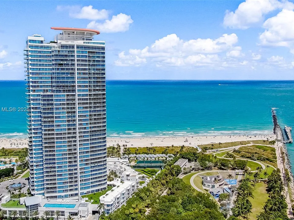 100 S Pointe Dr #1810