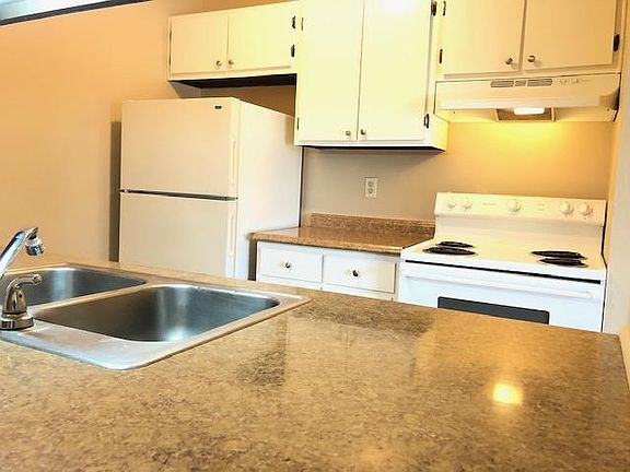 3rd image of 344 Wallace St #B02