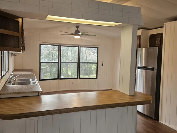 7605 Charles Dr, Corning, CA 96021